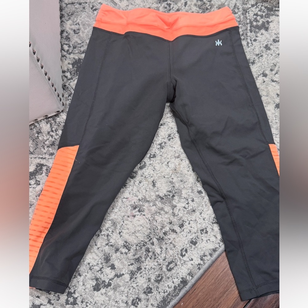 Kyodan Gray Color Block Capri Leggings